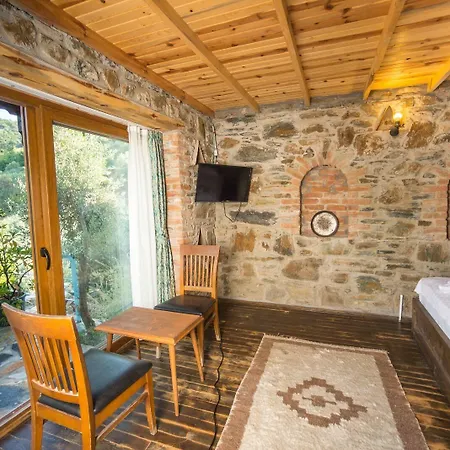 Hotel Kirkinca 3*