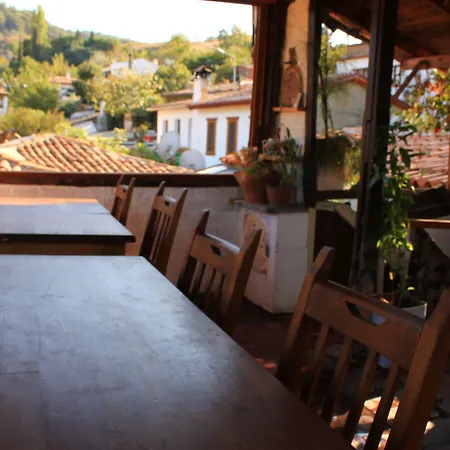 ホテル キルキンチャ 3*