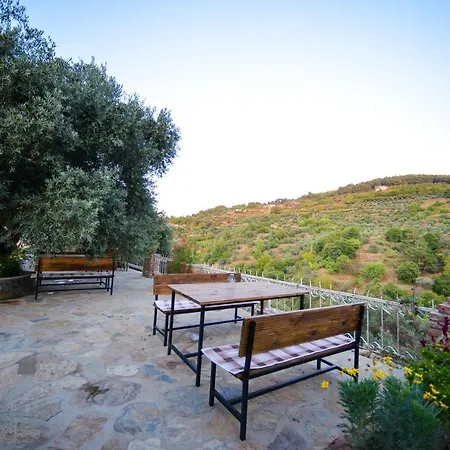 ホテル キルキンチャ 3*